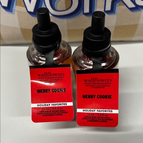 Bath & Body Works Other - White Barn Merry Cookie Fragrance Refill